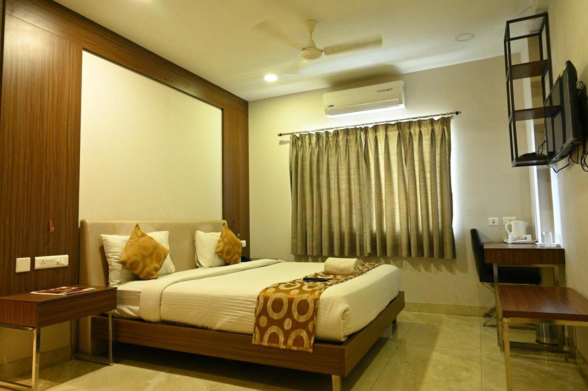Hotel Royal Park Nellore Exterior foto